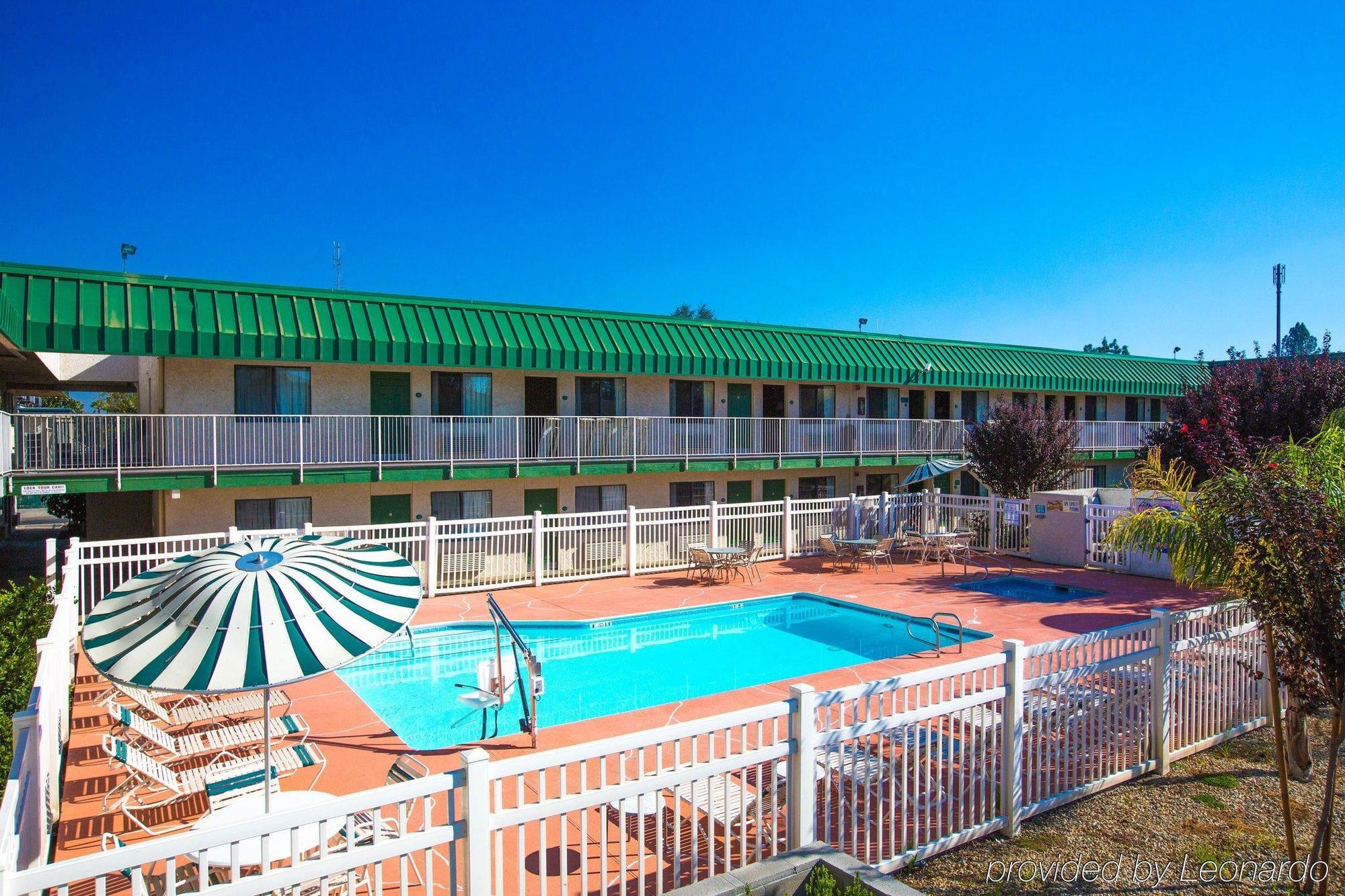 University Inn Фресно Екстер'єр фото